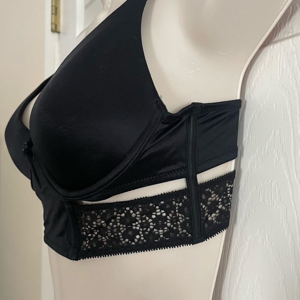 Victoria’s Secret Plunge Bra 32C‎ - Picture 2 of 5
